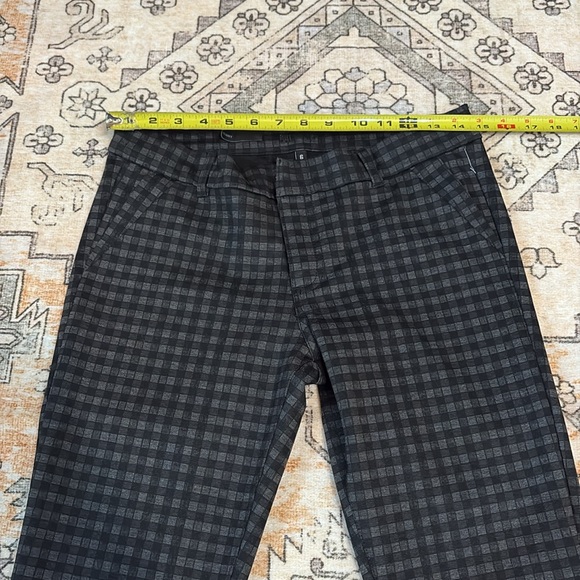 KUT FROM THE KLOTH 6 Elyse Checkered mid rise Skinny black plaid pants - Picture 4 of 12